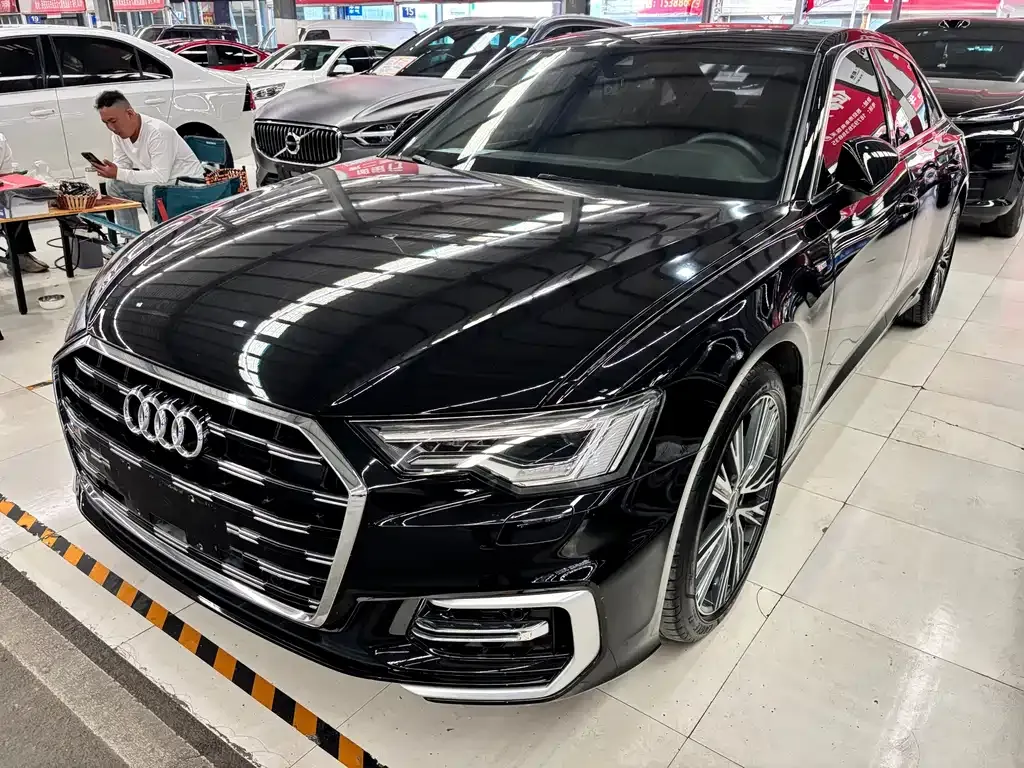 Audi A6L — фото 1