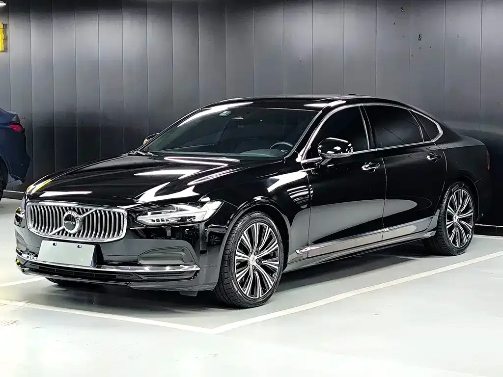 Volvo S90 — фото 1