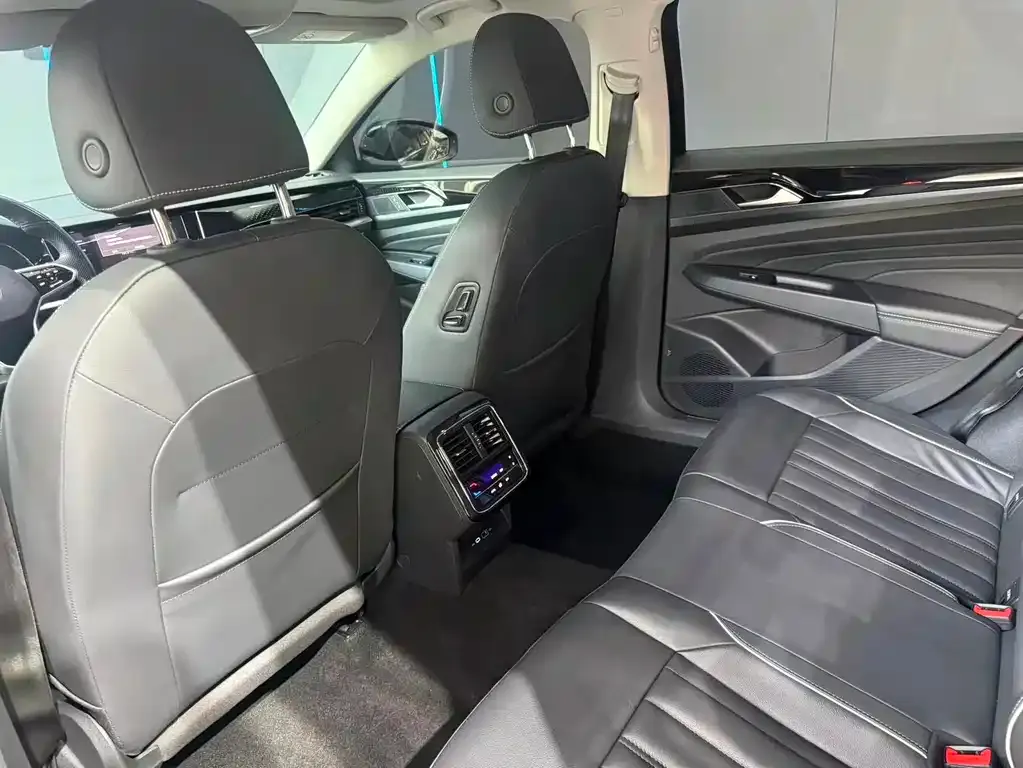 Volkswagen Passat — фото 4