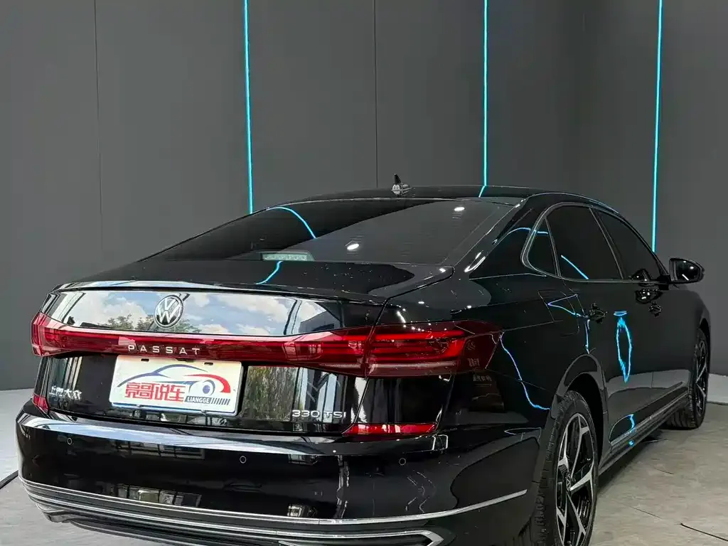 Volkswagen Passat — фото 6