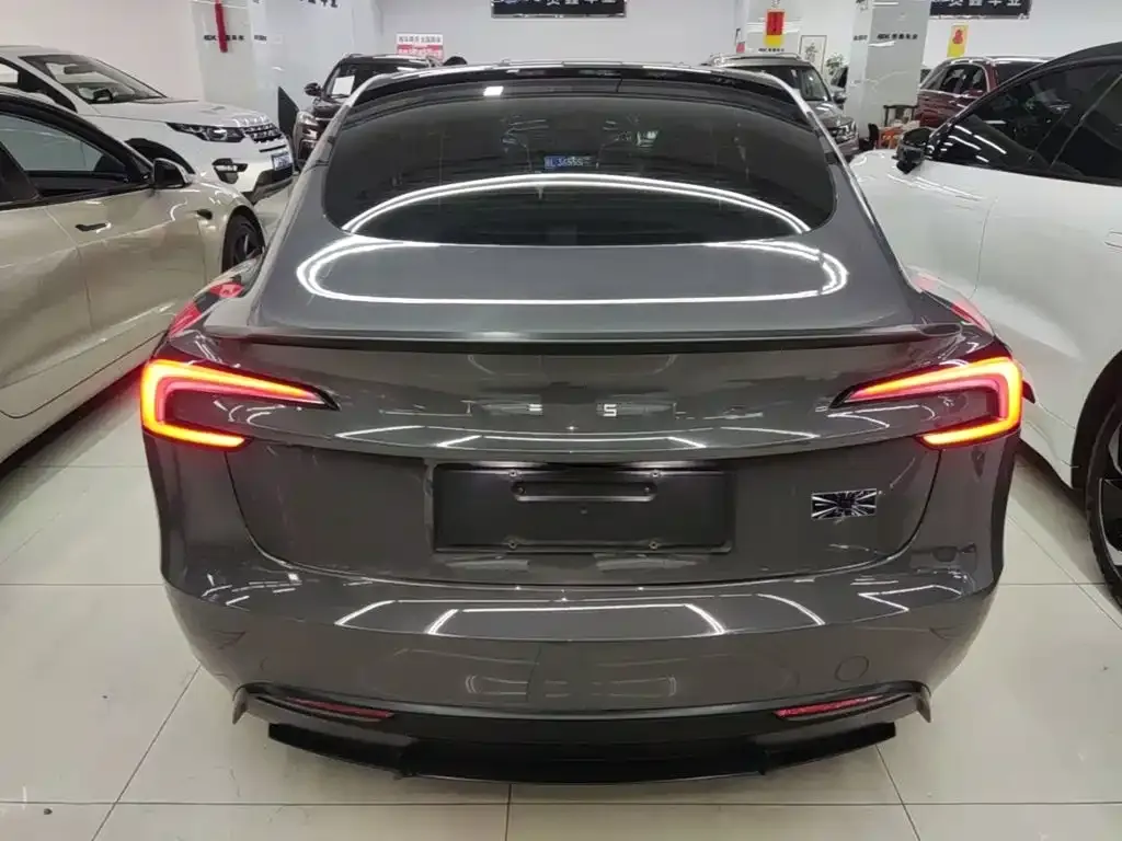 Tesla Model 3 — фото 6