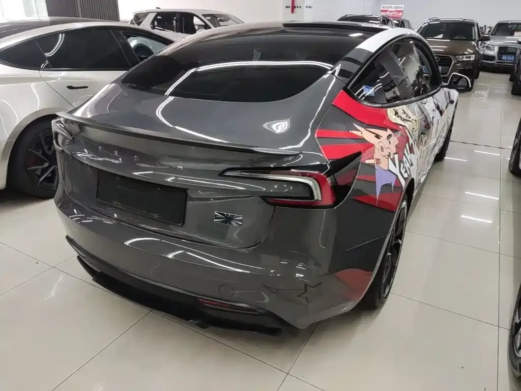 Tesla Model 3 — фото 4