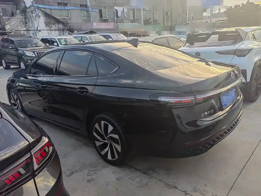 Volkswagen Passat — фото 8
