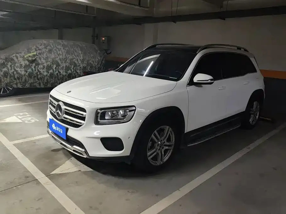 Mercedes-Benz GLB — фото 1