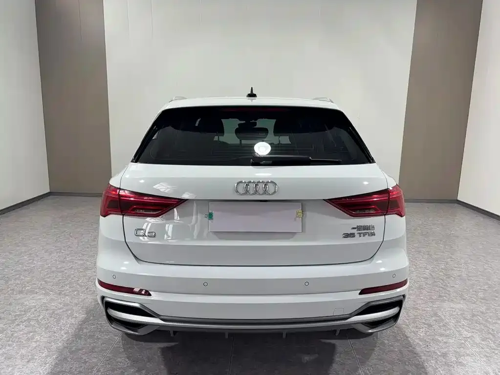 Audi Q3 — фото 6
