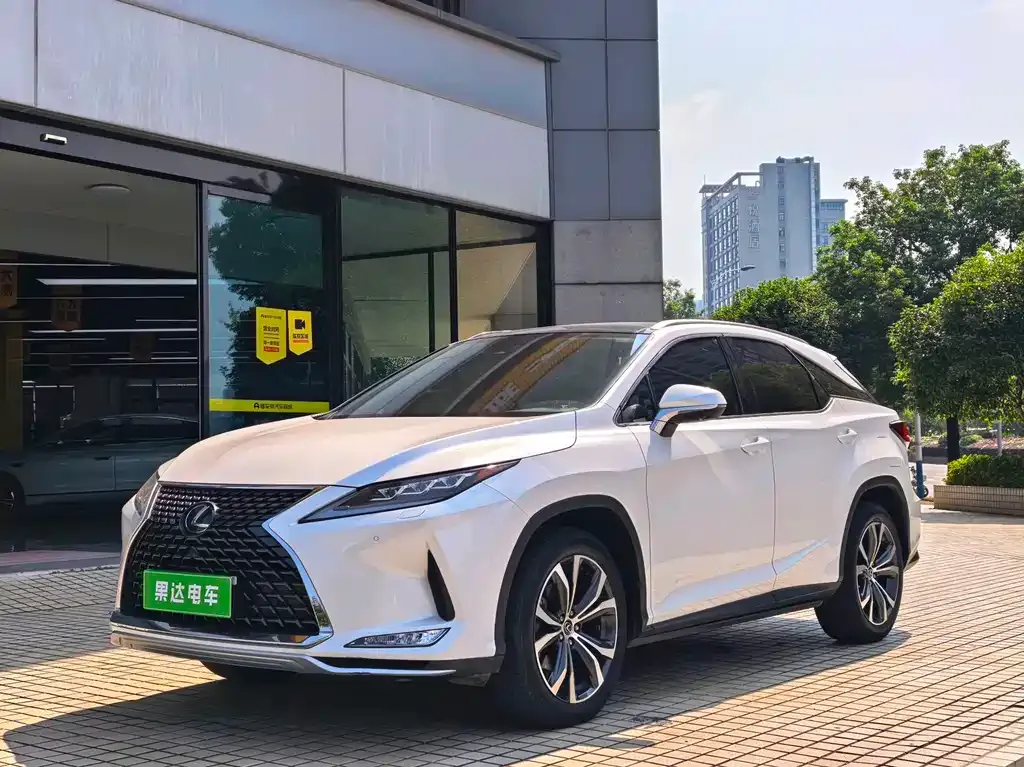 Lexus RX — фото 1