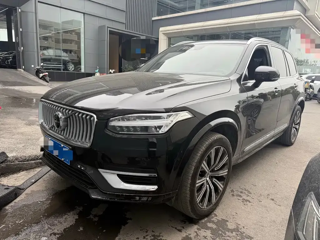 Volvo XC90 — фото 1