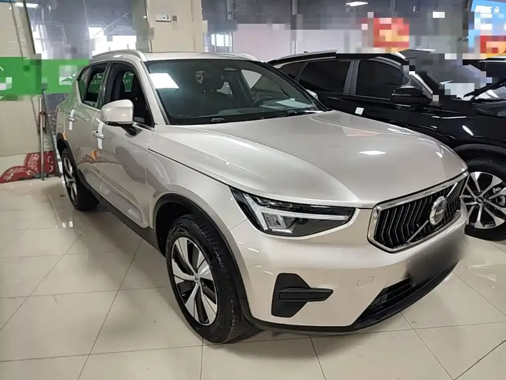 Volvo XC40 — фото 6