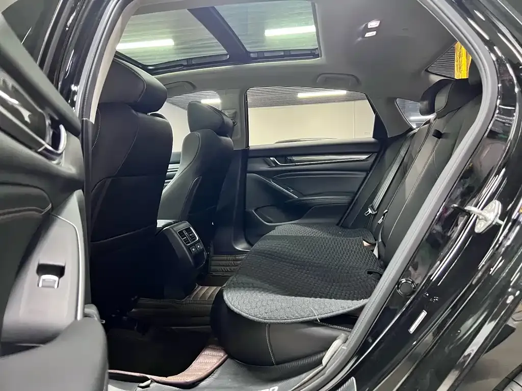 Honda Accord — фото 6