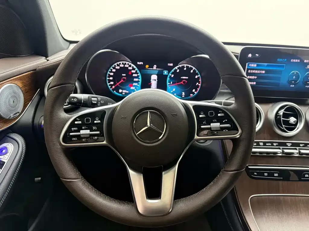 Mercedes-Benz GLC — фото 9