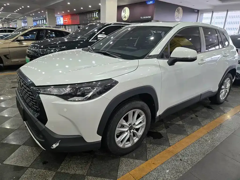 Toyota Corolla Cross — фото 1