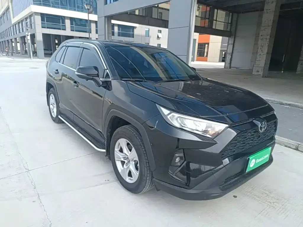 Toyota RAV4 — фото 6