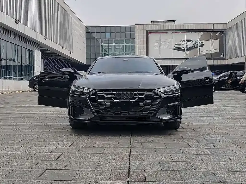 Audi A7L — фото 6