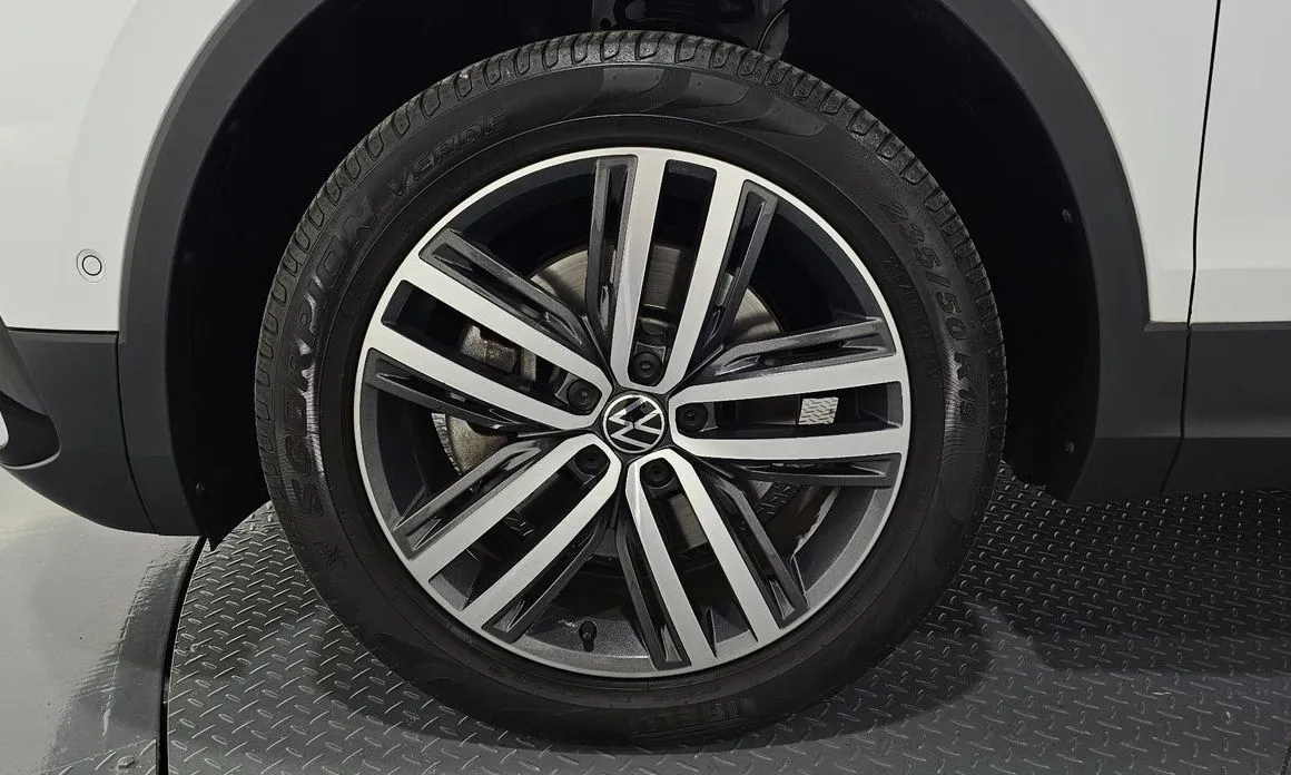 Volkswagen Tiguan — фото 7