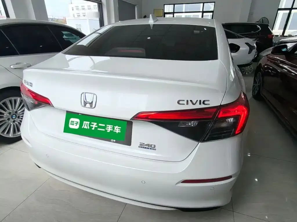 Honda Civic — фото 10