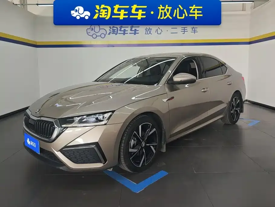 Skoda Octavia — фото 1