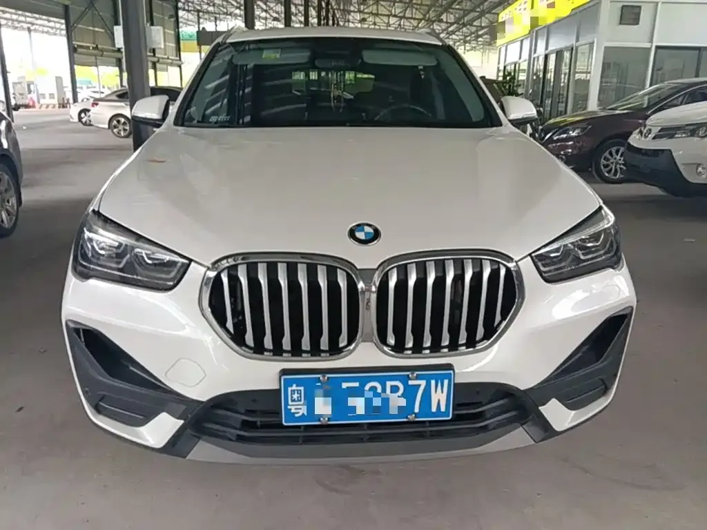BMW X1 — фото 10