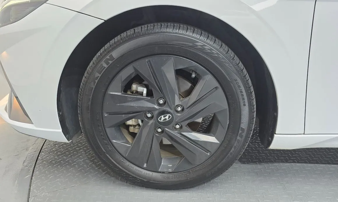 Hyundai AVANTE — фото 4