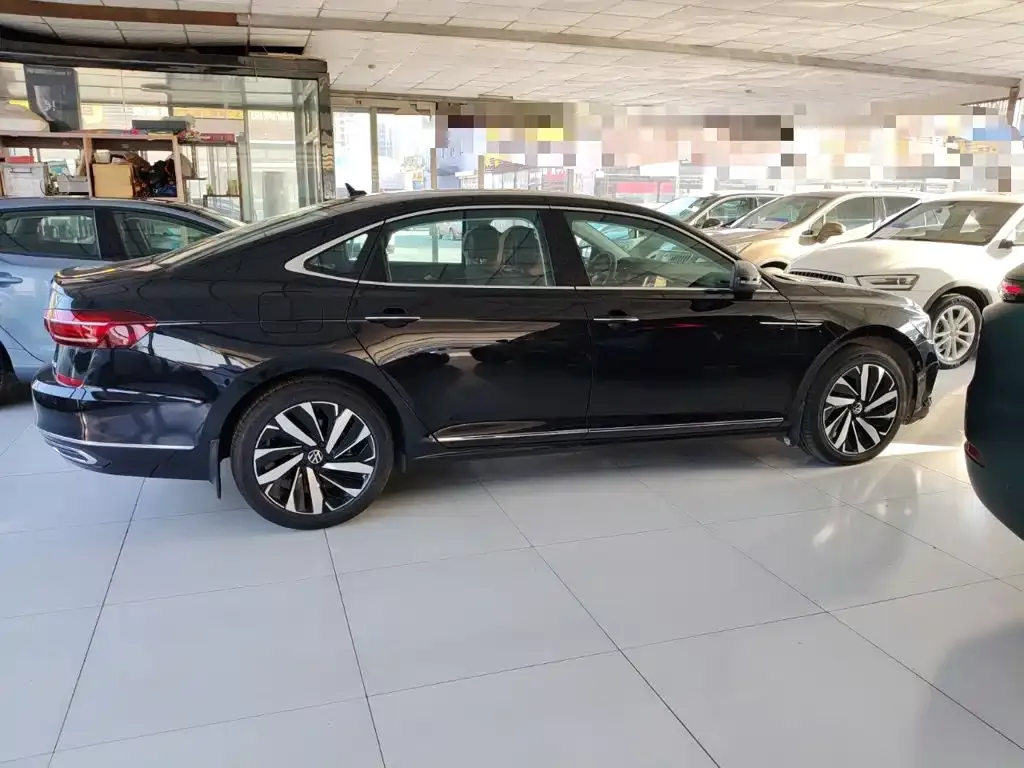Volkswagen Passat — фото 8