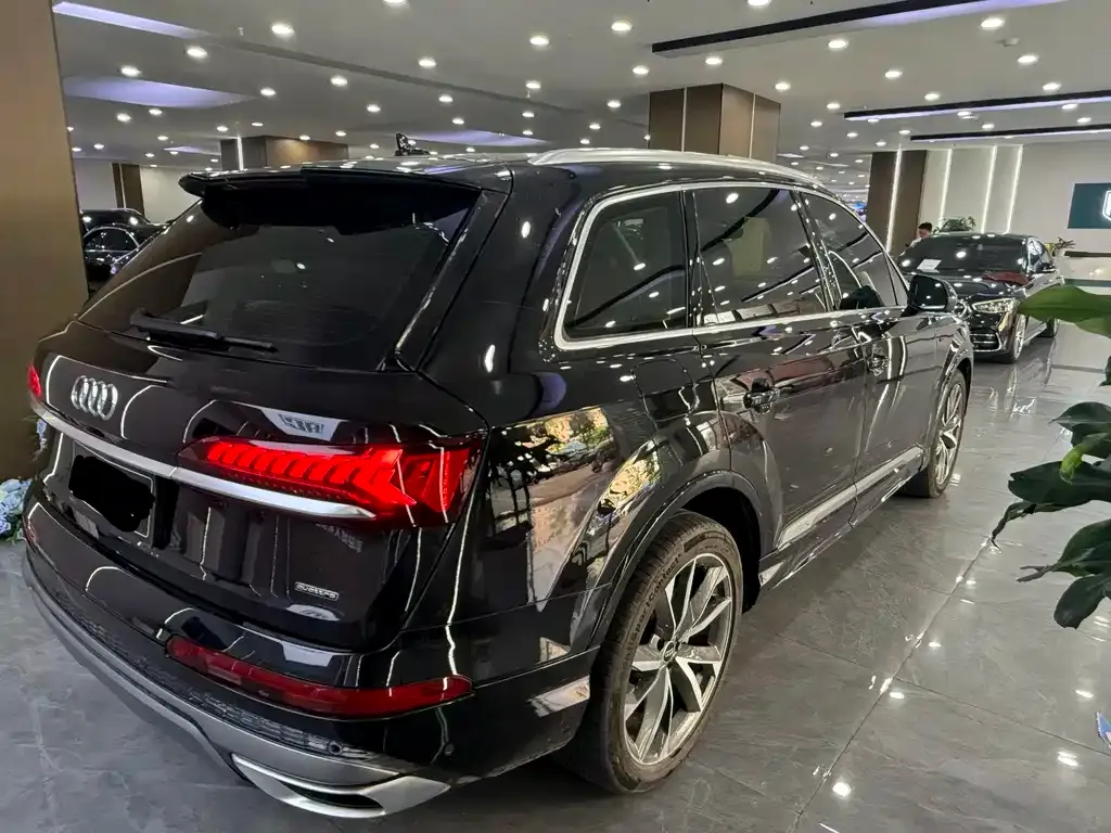 Audi Q7 — фото 5