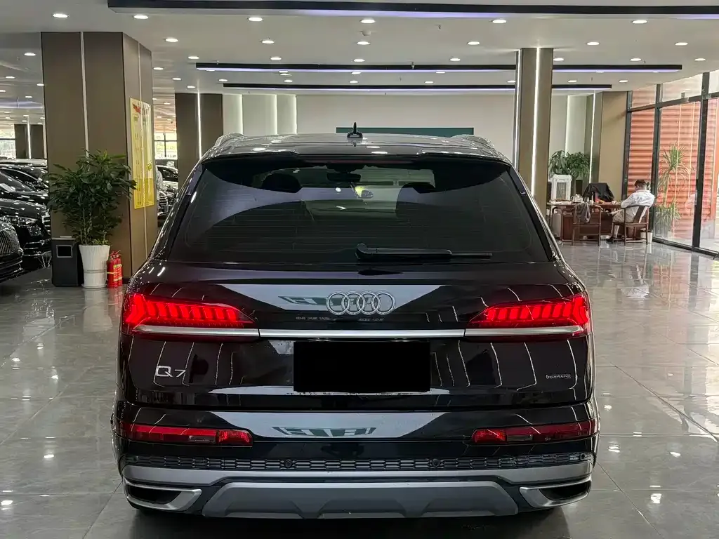 Audi Q7 — фото 2