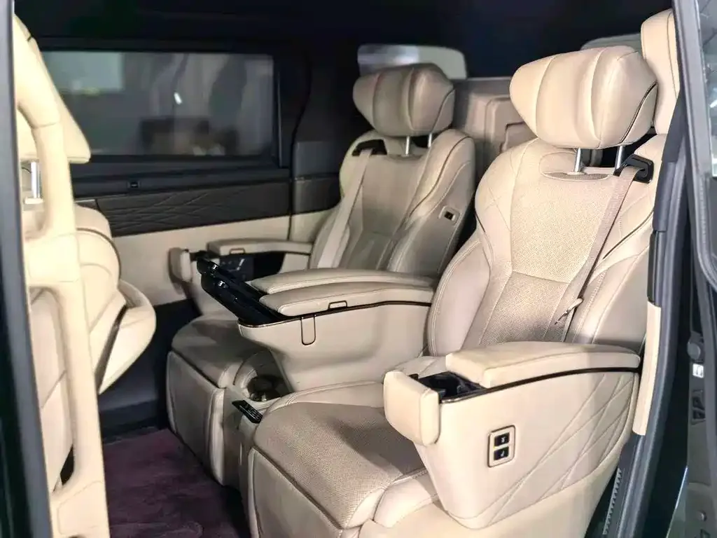 Toyota Alphard — фото 5