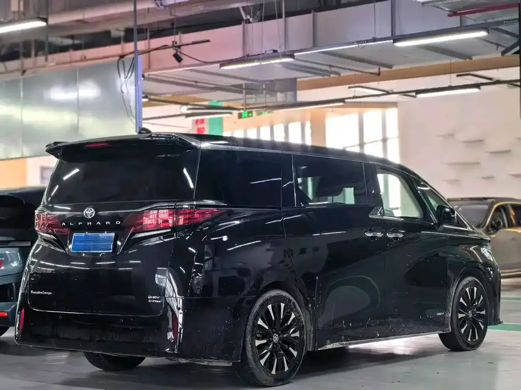 Toyota Alphard — фото 6