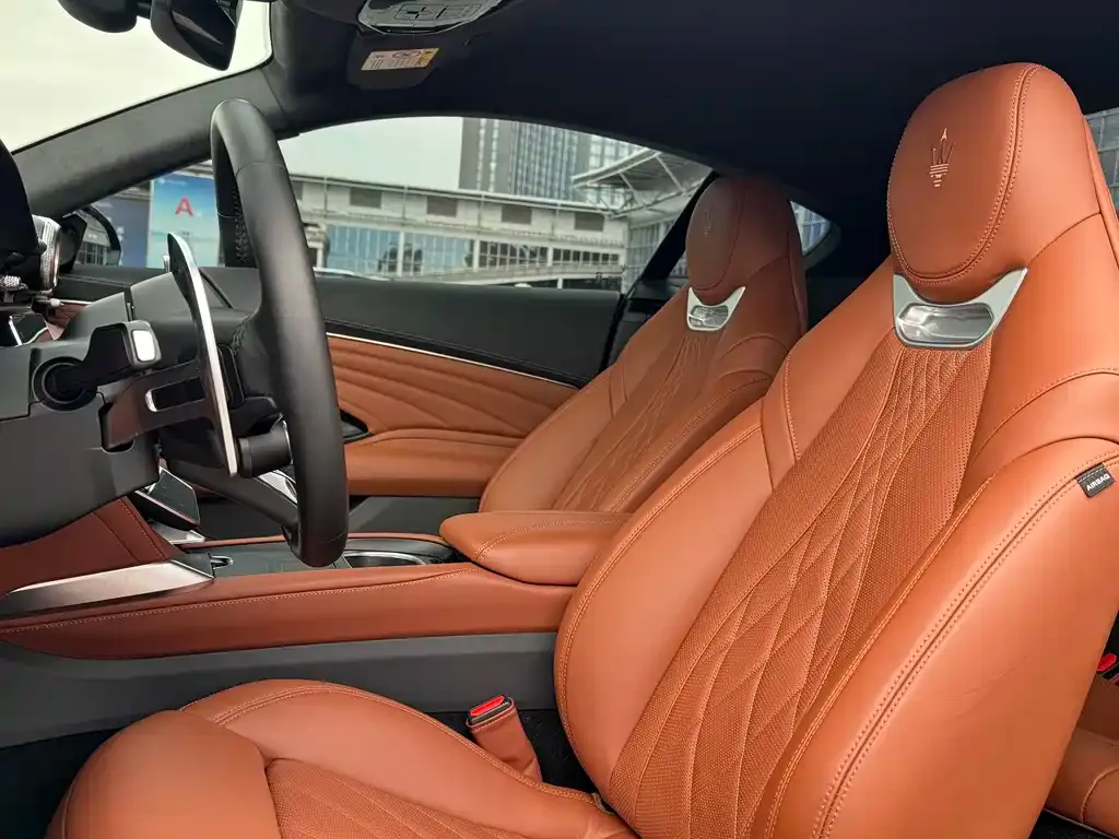 Maserati GranTurismo — фото 9