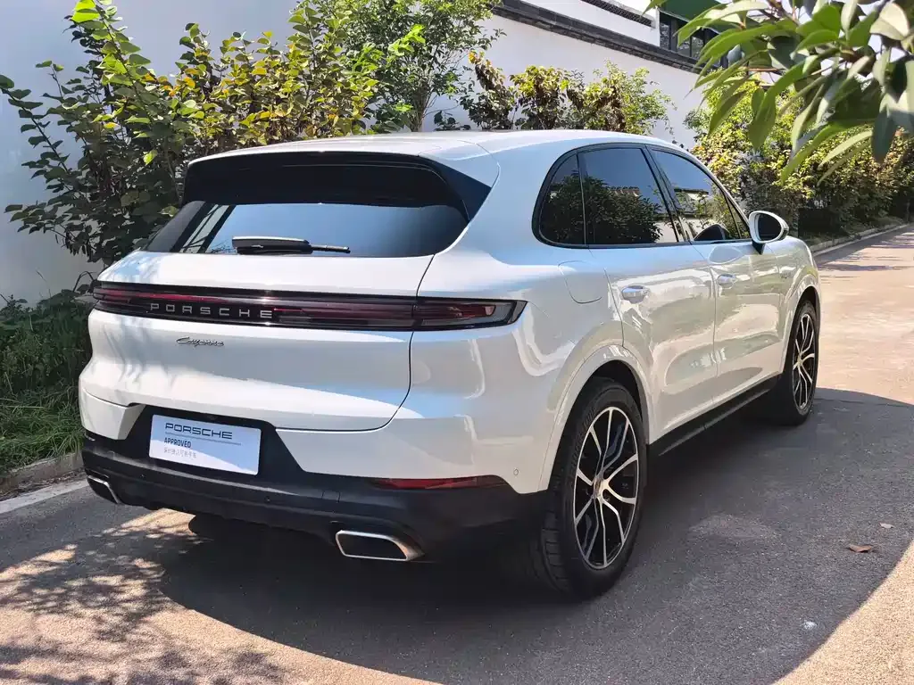 Porsche Cayenne Hybrid — фото 10
