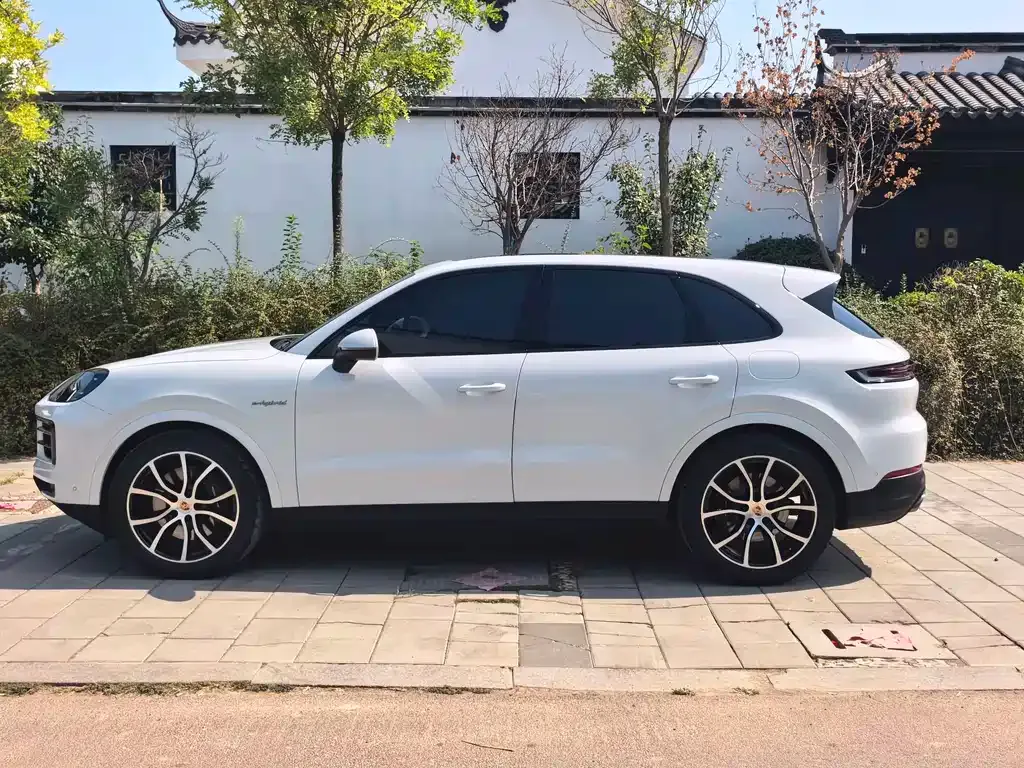 Porsche Cayenne Hybrid — фото 6