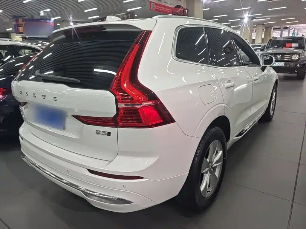 Volvo XC60 — фото 9
