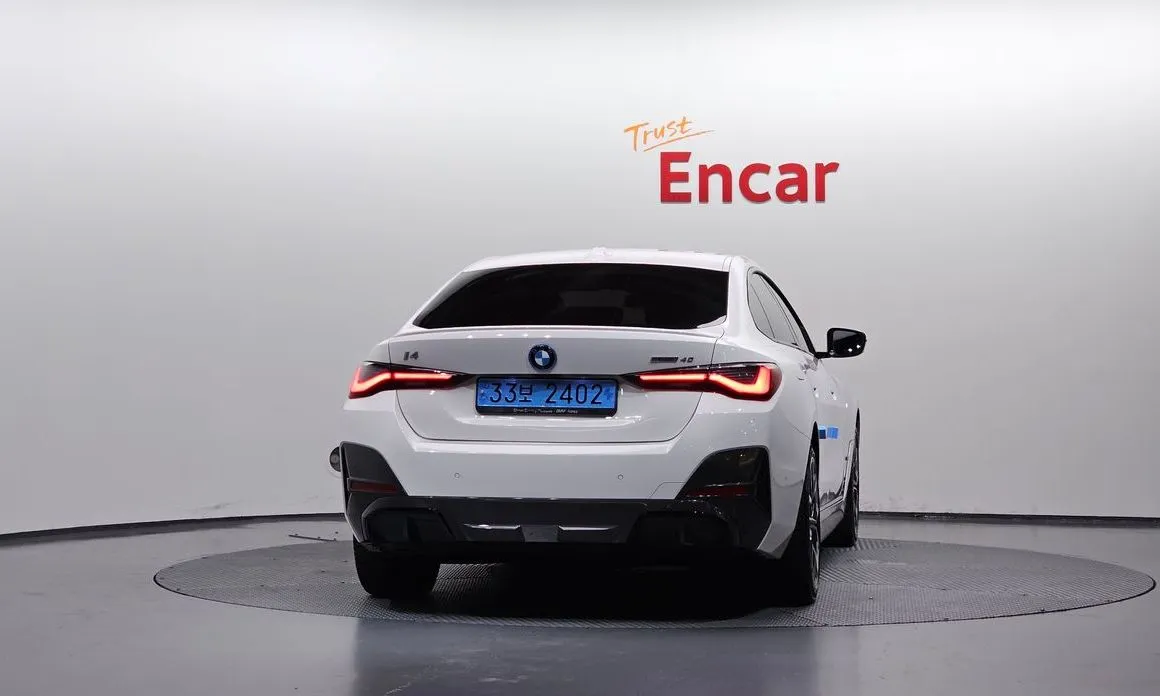 BMW i4 — фото 5