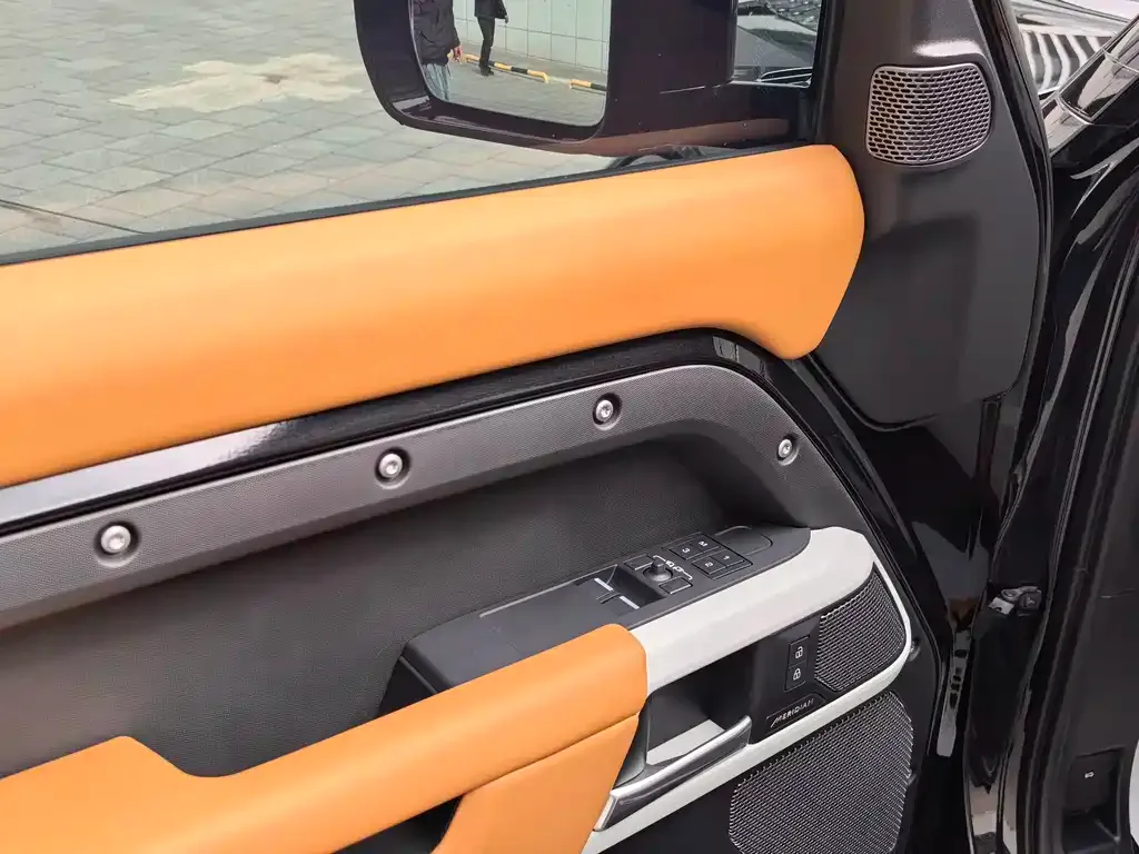 Land Rover Defender — фото 9