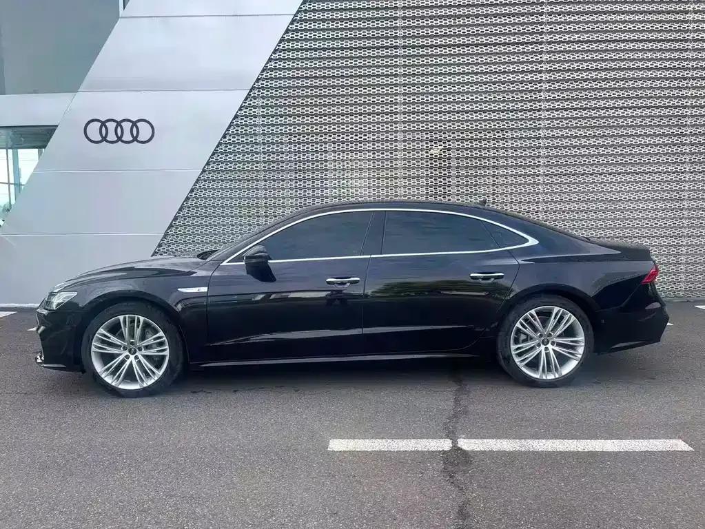Audi A7L — фото 6