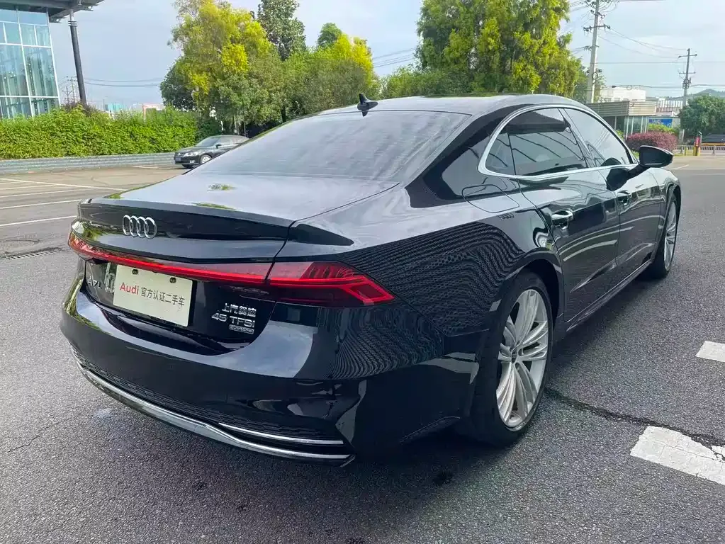 Audi A7L — фото 7