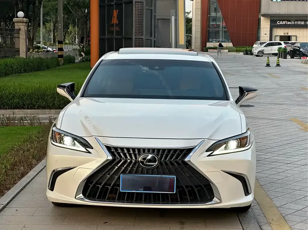 Lexus ES — фото 4