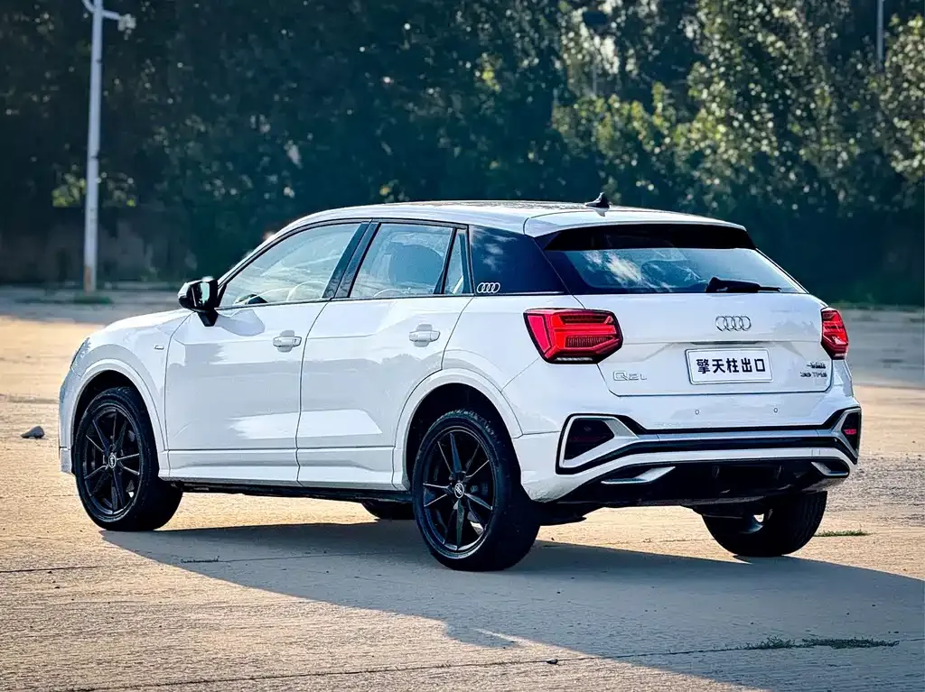 Audi Q2L — фото 4