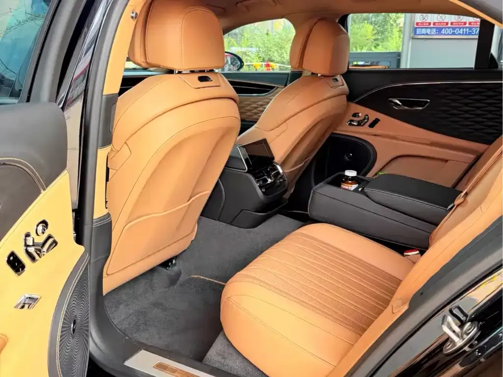 Bentley Flying Spur — фото 3