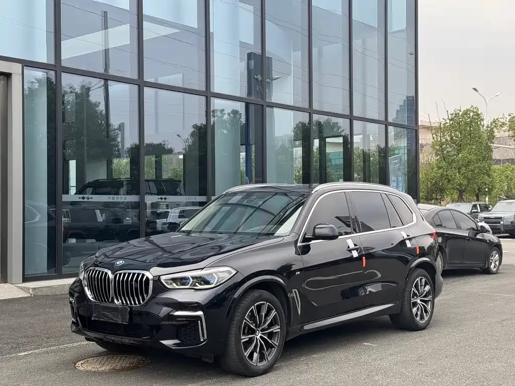 BMW X5 — фото 1