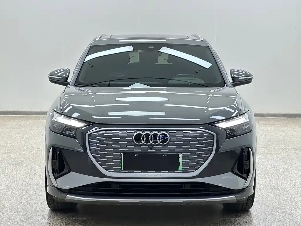 Audi Q4 e-tron — фото 4