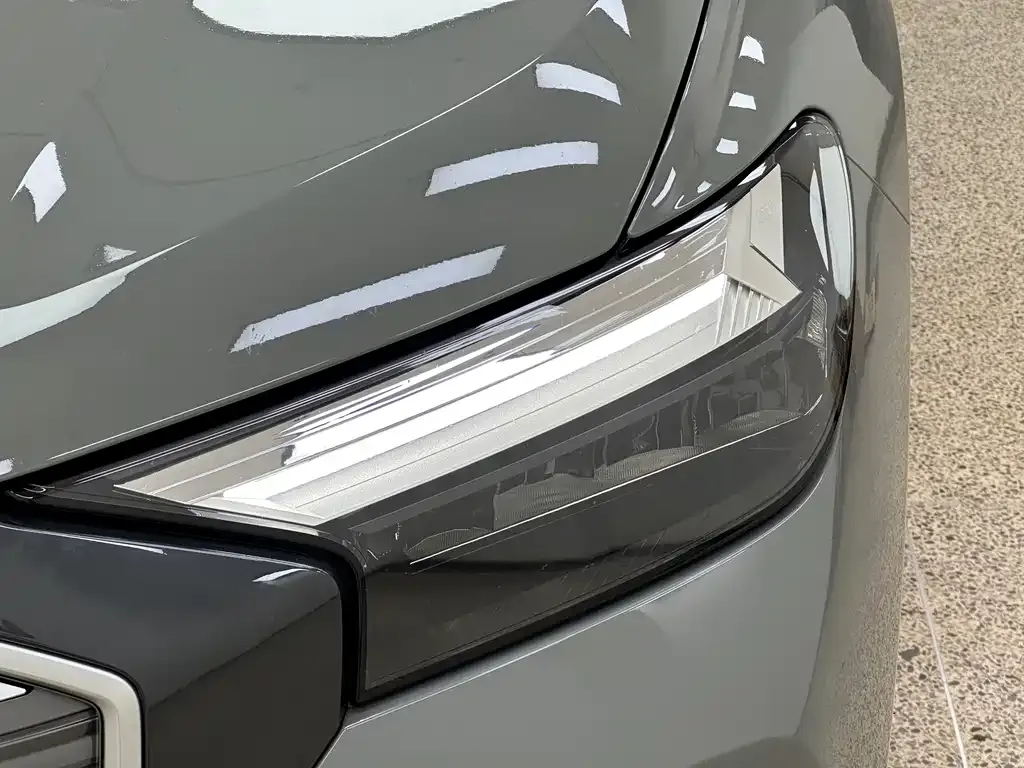 Audi Q4 e-tron — фото 10