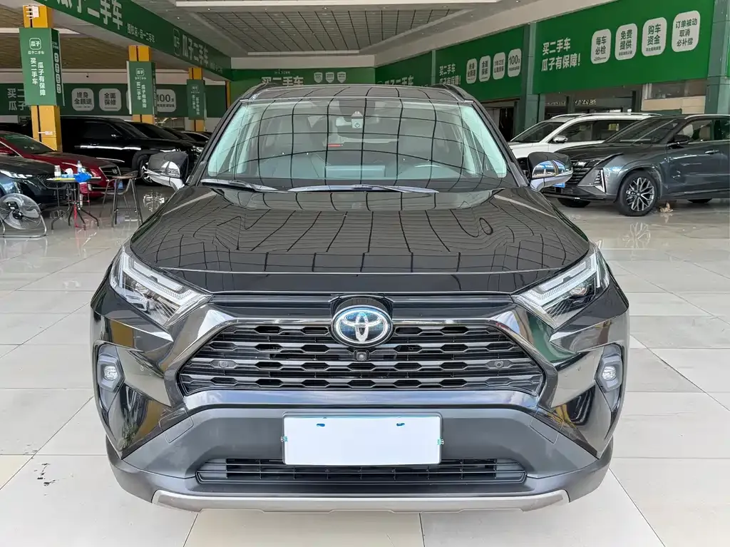 Toyota RAV4 — фото 3