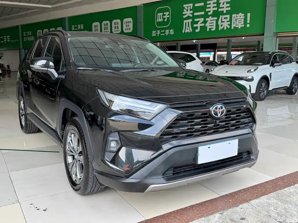 Toyota RAV4 — фото 9
