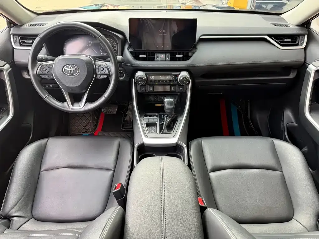 Toyota RAV4 — фото 6