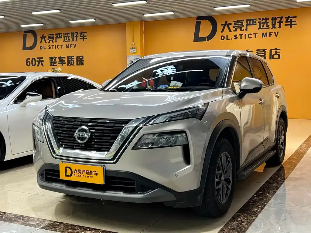Nissan X-Trail — фото 1