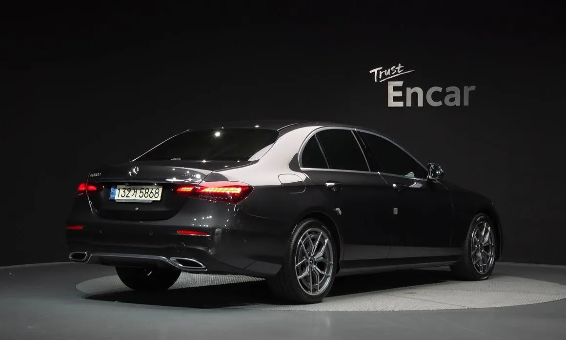 Mercedes-Benz E-Class — фото 3
