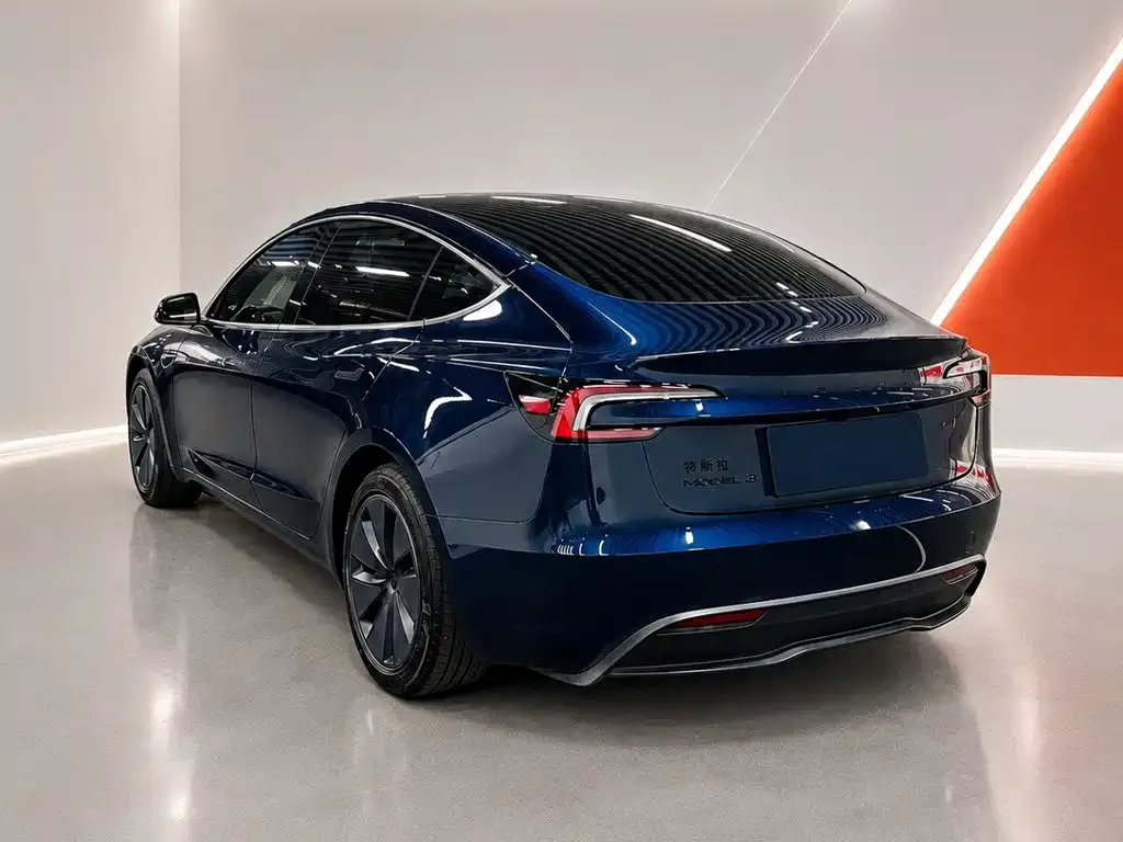 Tesla Model 3 — фото 10