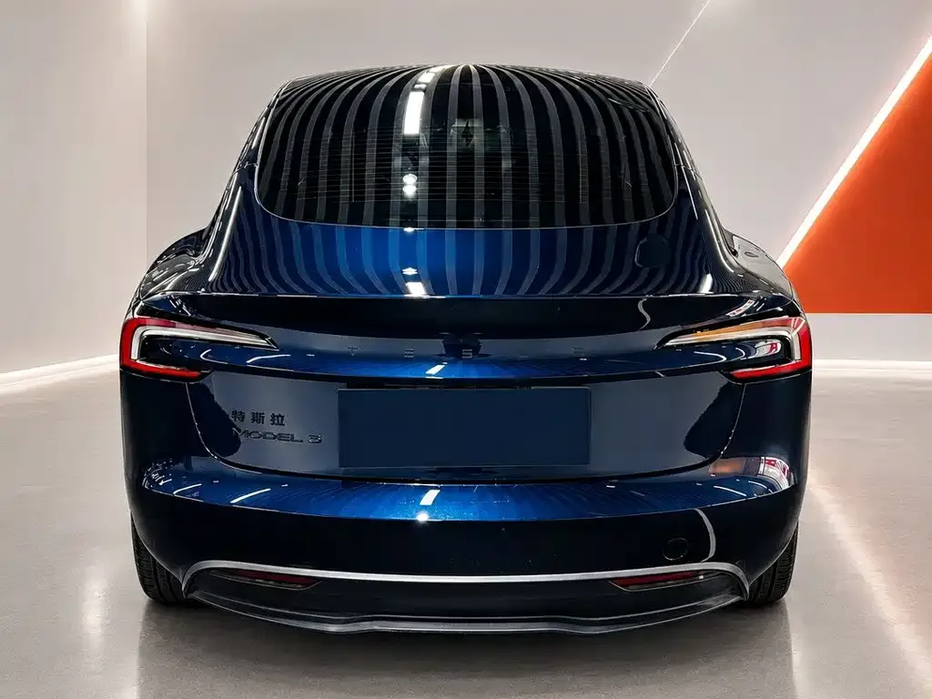 Tesla Model 3 — фото 7