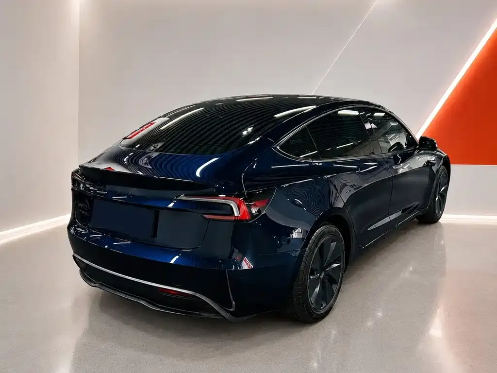 Tesla Model 3 — фото 9