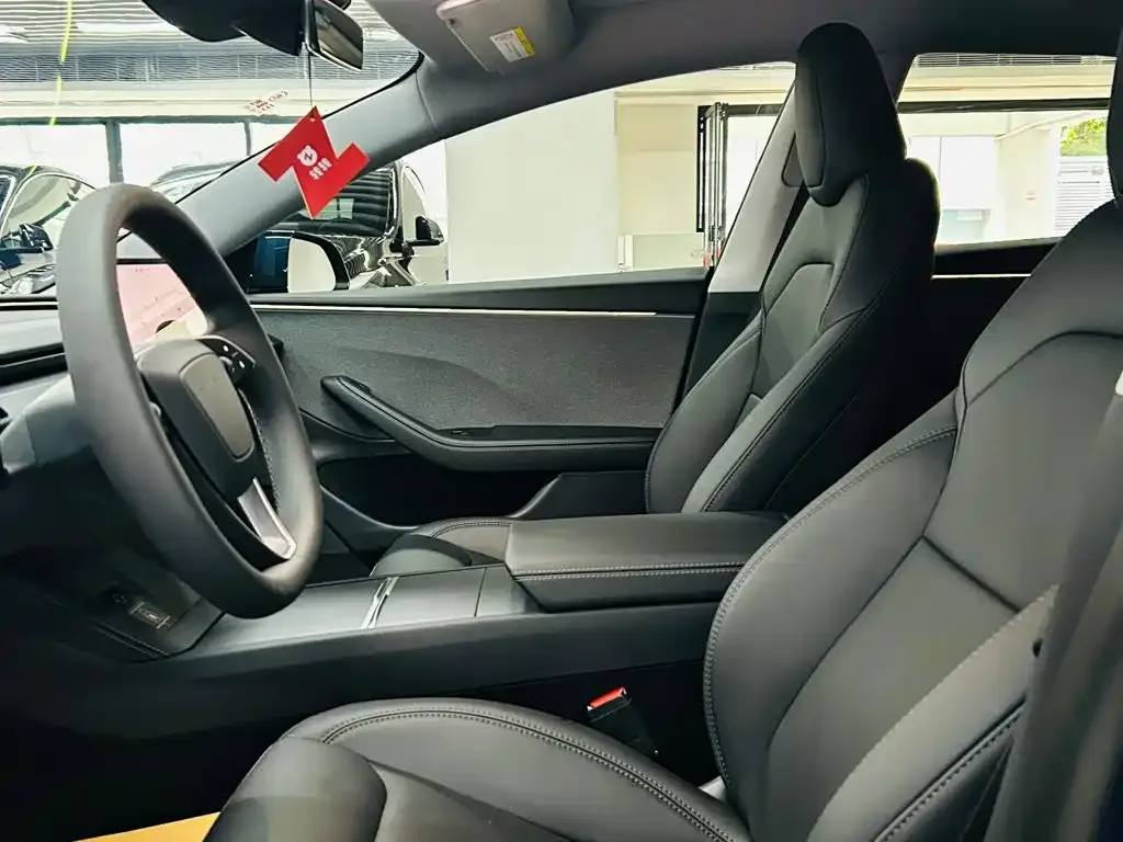 Tesla Model 3 — фото 5